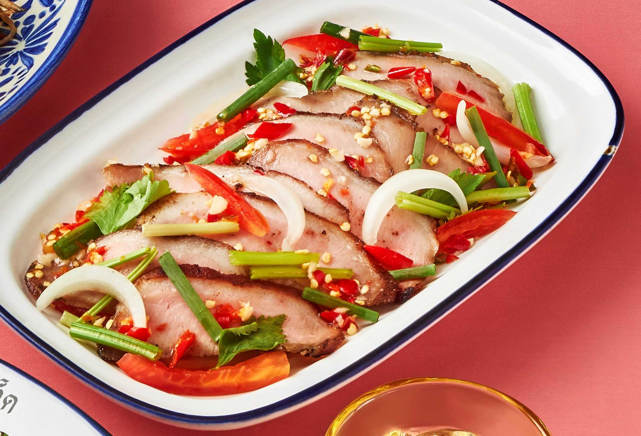 ยำคอหมูย่าง
